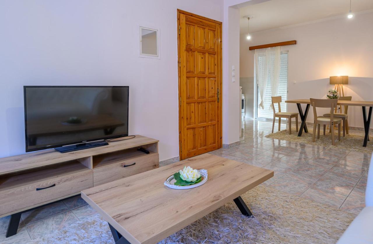 Flower Apartment Preveza Buitenkant foto